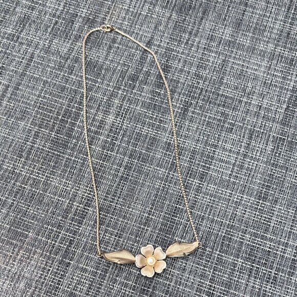 Loran Sim Vintage Elegant Rose Gold Tone Flower Pearl Necklace And Earrings Set - Picture 4 of 11